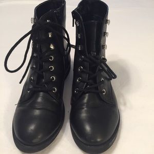 Sintetico Black Boots. size 7